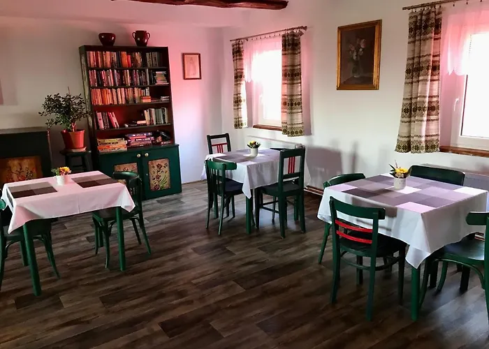Bendovský Dvůr Bed & Breakfast 3*