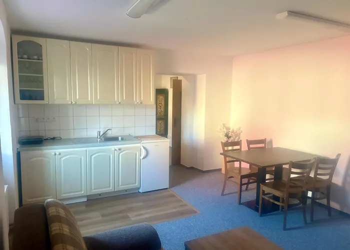 Bendovský Dvůr Bed & Breakfast 3*